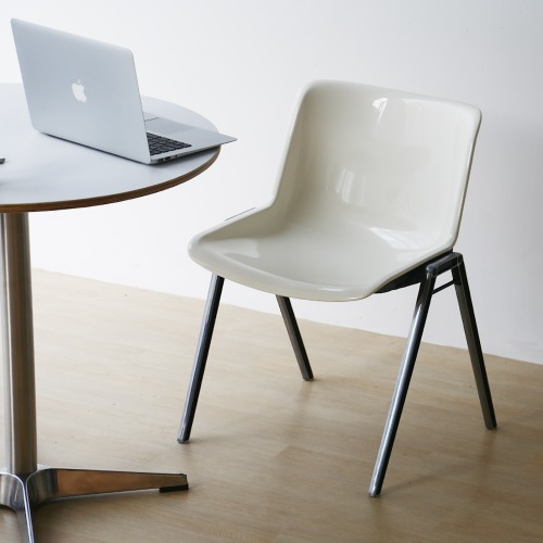 영가구이리 디자인 플라스틱 알루미늄 카페 의자